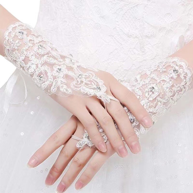 Lace Costume Gloves with Hair Accessory, White One Size Roleplay Pair - Image 4