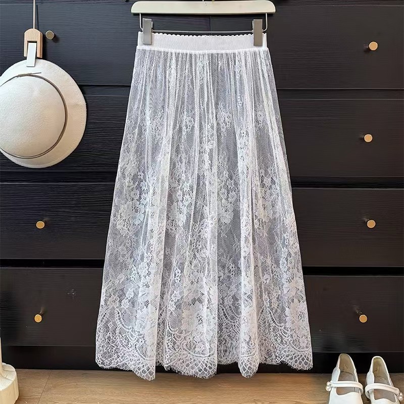 White Lace Cheongsam Set with Petticoat, Mesh Half-Skirt and Black Underdress - Image 3