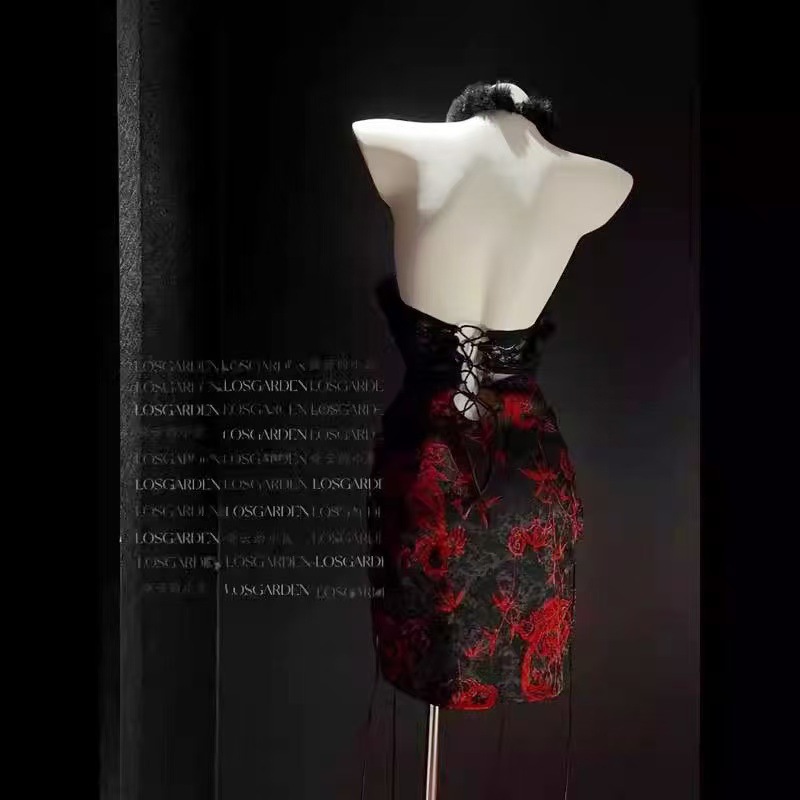 Ancient-Style Cheongsam Lingerie Nightdress with High Slit, Polyester, One Size - Image 3