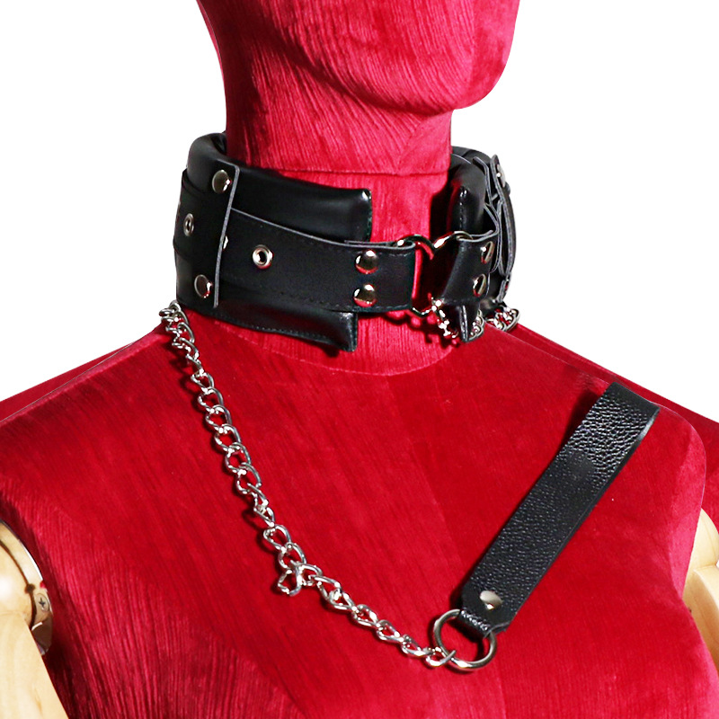 Soft-Faced Bondage Collar and Bed Restraint Set with Metal Clips, Red - Image 5