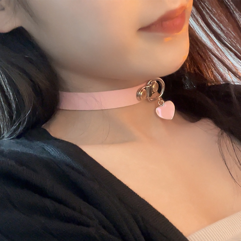 Silicone Collar with Traction Chain for Couples, Black Adult Accessory - Image 4