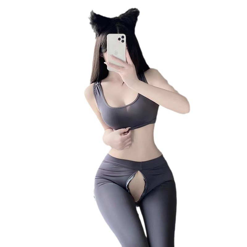 Zip-Front Yoga Costume Set with Top and Pants in Black Polyester - Image 5