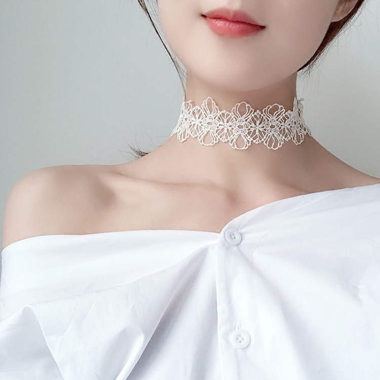 White Lace Choker Necklace, Asymmetric Clavicle Chain, Sweet Style - Image 4