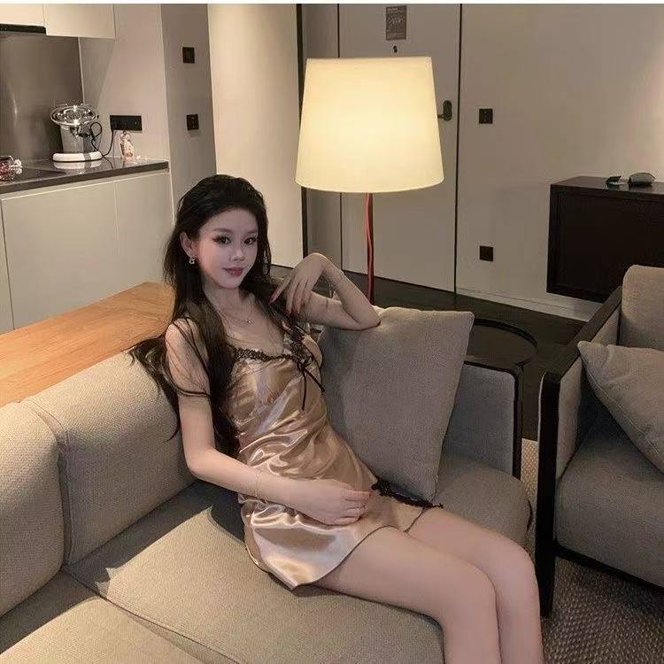 Ice Silk Satin V-Neck Camisole Nightdress Set with Chest Pads, Champagne One Size - Image 2