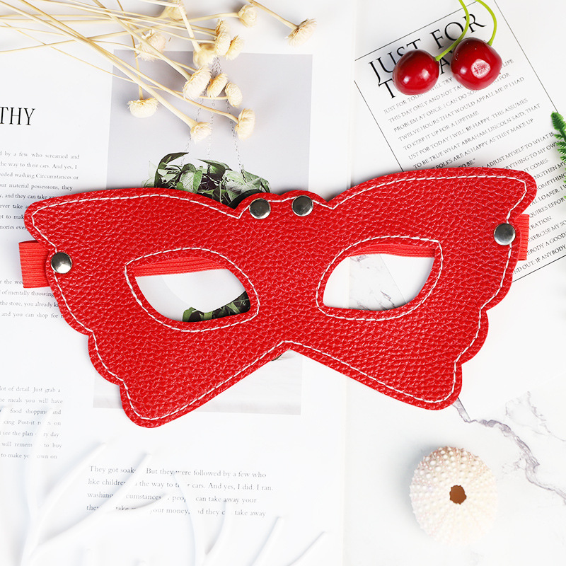 PU Leather Eye Mask for Couples Role Play, Adjustable Metal Detail, Adult Novelty Accessory - Image 2