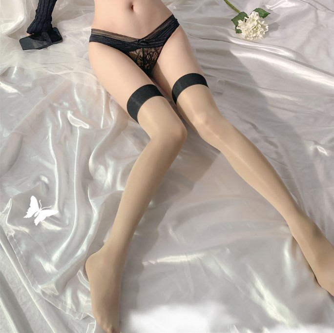 Sheer Contrast Knee-High Stockings, Black and Red Spandex Blend, One Size - Image 4